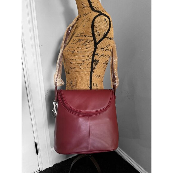 Vintage Red Maxx New York Soft Leather‎ Organizer Zip Top Bag Purse NWT - Picture 2 of 10